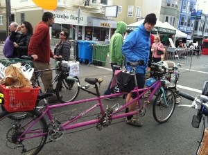 Finally, I meet another triple tandem family.